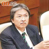 曾俊華指本港經濟最壞時刻已過，被批評過分樂觀。