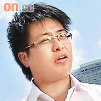 陸智豪批評政府苦無救港良策，一味只懂做騷。