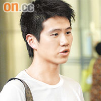 Michael	電腦程式員：「依家經濟差，自殺嘅人可能多啲，政府應加高條天橋嘅欄杆，加強教育，減少自殺個案。」