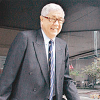 被告洪承禧強調不會為「少少銀紙」而令自己名譽掃地。