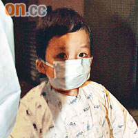 確診四歲男童昨由屯門醫院轉送瑪嘉烈醫院接受隔離治療。