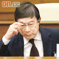 湯永成表示，在記憶中房署高層並無討論過鍾國昌個案。