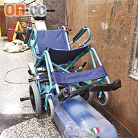 華寶大廈業主立案法團曾為原告購置的輪椅輔助器。