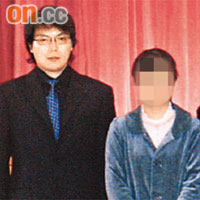 朱志華（左）與教職員合照。