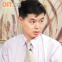 陳文佑批評警方處理旺角擲鏹水彈事件不力，導致兇徒接連犯案。