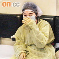 昨日再有疑染疫女生，由東區醫院轉送瑪嘉烈醫院傳染病中心檢驗。