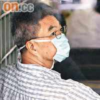 瑪嘉烈醫院貼告示，提醒有豬流感徵狀病人往指定診所求醫。