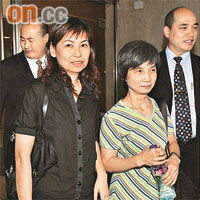 華懋證人區燕玲（左）及陳秀娟昨出庭作供完畢。	黃仲民攝