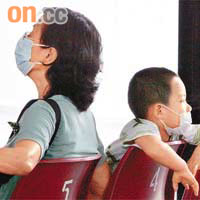豬流感在香港社區爆發，市民特別是兒童都提高防疫警覺。