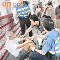 目擊事件老翁受驚不適。