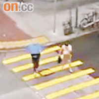 全裸遊街示眾片段被上載至短片分享網站YouTube。