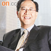 馮Sir重拾教鞭，向處於反叛期嘅學生灌輸德育訊息。	（資料圖片）