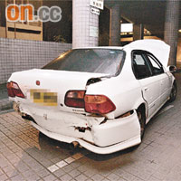 警方在麗港城發現一部撞毀私家車，疑與案有關。