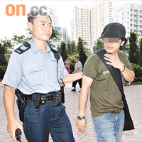 涉打傷繼父泰漢被捕。