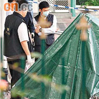警方當日在涉案男嬰墮地位置架起帳篷調查。（資料圖片)