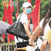 被告蔡子湘不堪考試壓力患上偷竊癖。