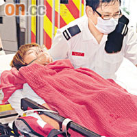 鯨吞近百五粒藥丸自殺不死的青年送院搶救。
