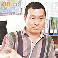 葉朝鴻被偷去一輛小型旅遊巴，希望警方加強截查。