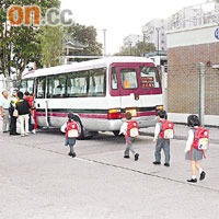 開學在即，旅運業界擔心偷車潮會影響校巴服務。	資料圖片