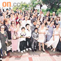 彭生和太太：「結婚一世人一次，我哋特登揀呢一日，而且搵人擇埋日，新舊曆都係好日子。」