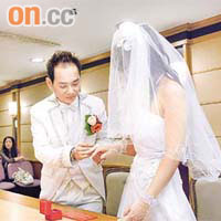 李生和太太：「九九九代表長長久久，好有意思，今日結婚係我哋兩人嘅共同選擇。」