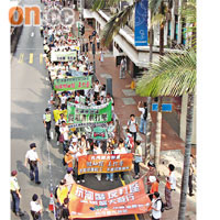 抗河蟹大聯盟指昨日約有一千人參加遊行。