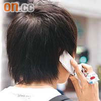 手提電話主要是用作日常溝通工具，但漸漸演變成潮流產品。