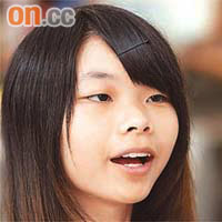 李小姐（護　士）：「根本擺明犯法，問題好嚴重呀，不過女學生被偷拍真係普遍咗，我成日都見到有大型討論區嘅熱門話題就係話自己被偷影裙底！」