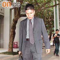 被告陳國華否認一項非禮罪。