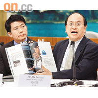 馬利德（右）雖呼籲市民節約用水，卻只能反覆引述舊文件的措施，新招欠奉。