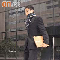 被告陳俊陞否認替女友洗黑錢。