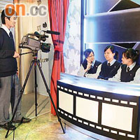 另外，該校亦設學生電視台，讓同學以更有趣方式活學英語。