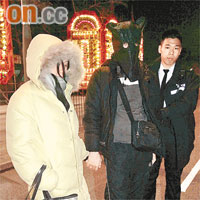 涉索K暈倒男子，由妻子陪同返警署接受調查。