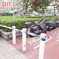 停泊在單車徑的十六部電單車遭人破壞。