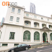梅夫人婦女會主樓位於花園道，地下室受滲水困擾。