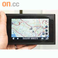 新加坡的GPS系統，已可顯示即時交通情況，十分方便。