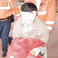 男傷者臉及身體多處受傷送院。