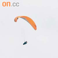石澳是玩滑翔傘的熱門地點。