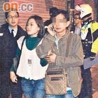 一名女事主由友人陪同送院。