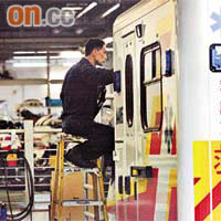 機電署為七十多個政府部門和獨立機構提供車輛維修服務，包括救護車。