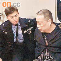 醉漢涉襲警被捕帶署。