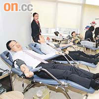 紅十字會舉行捐血活動，呼籲市民新春期間「百無禁忌」繼續捐血。