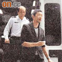 因打瞌睡被鄰座乘客打傷的男子送院敷治。