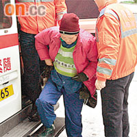 食署女工右腳受傷送院治理。