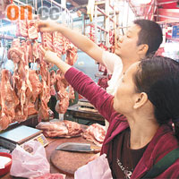 豬流感變種個案公布後，肉檔生意並無受到影響。
