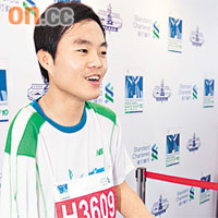 獨臂跑手林德坤稱，完成馬拉松證明自己與常人無分別。