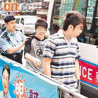 涉嫌打架青年被帶署。