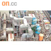 中電於青山發電廠一套包括脫硫設備的發電機組，正進行測試。