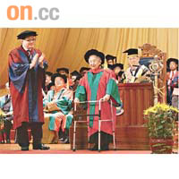 蒙民偉前妻楊雪姬獲港大頒發名譽博士學位。