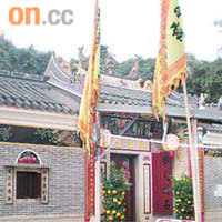 蠔涌村村公所斥資三百多萬元，為車公古廟進行全面復修。